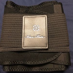 All black waist trimmer/trainer